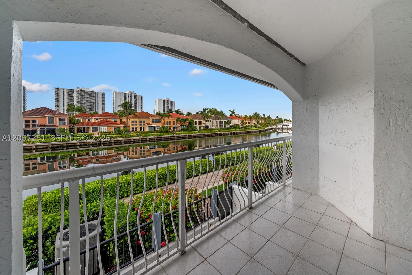 3750 NE 209th Ter, Aventura FL 33180