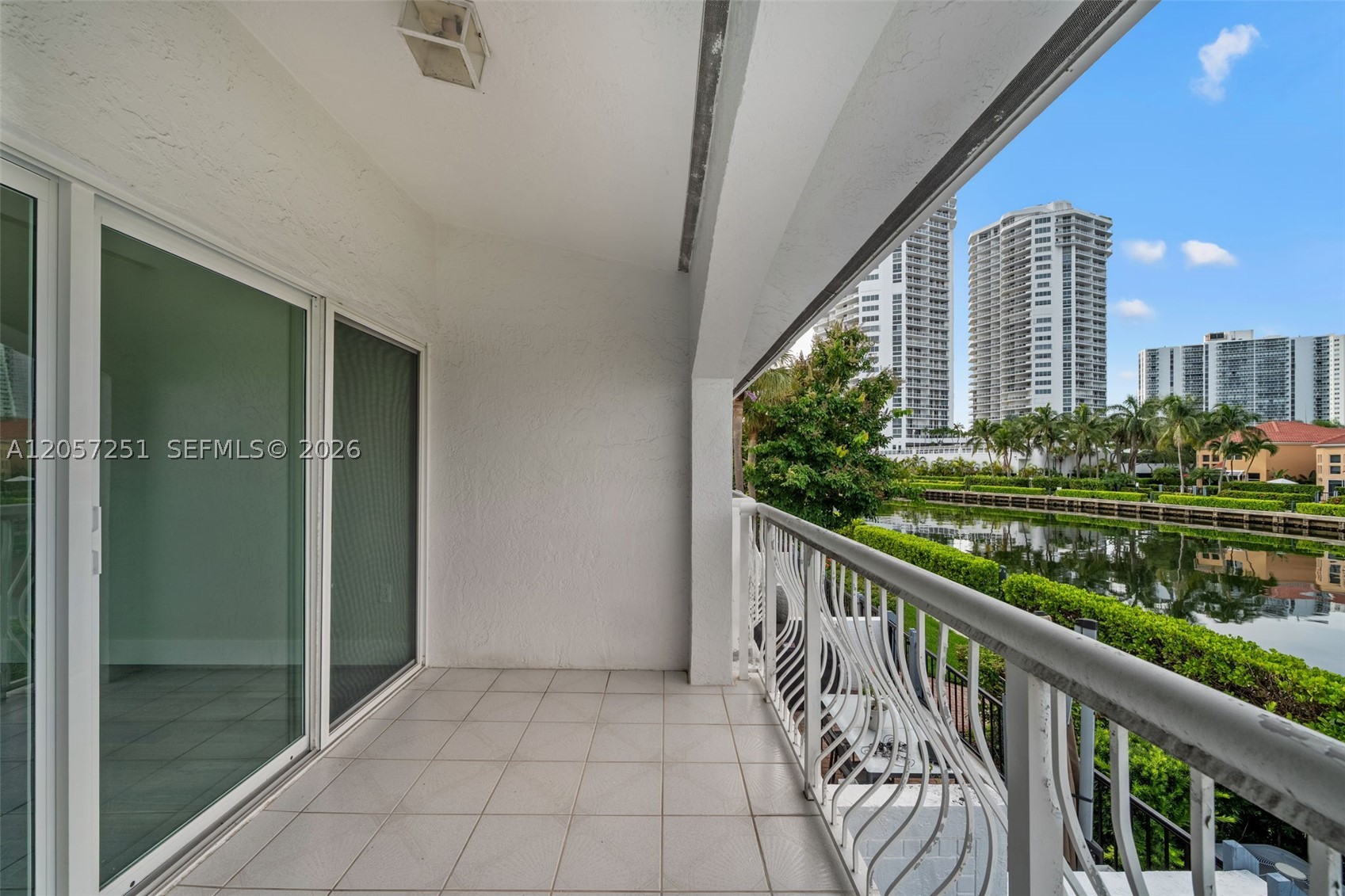 3750 NE 209th Ter, Aventura FL 33180