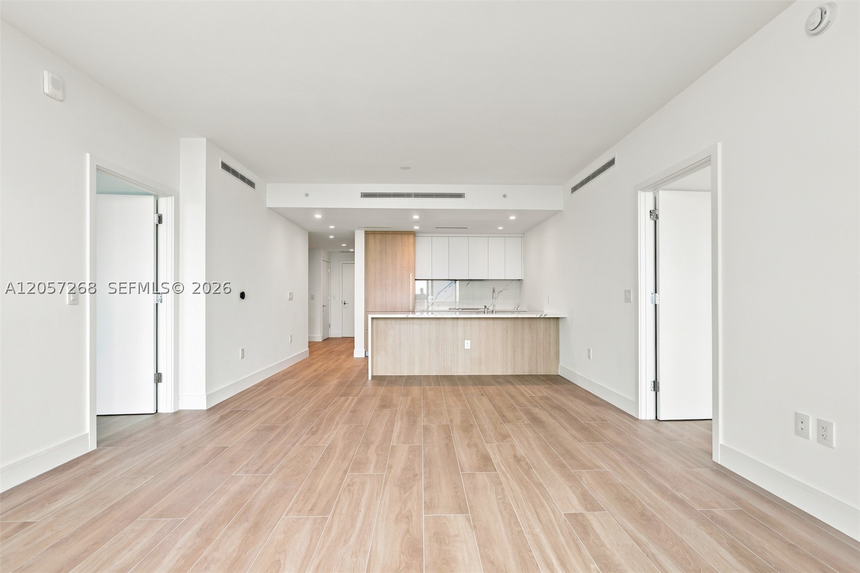 2411 Laguna Circle #1903, North Miami FL 33181