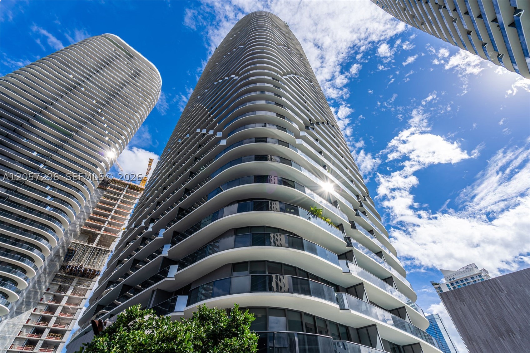 55 SW 9th St #2407, Miami FL 33130