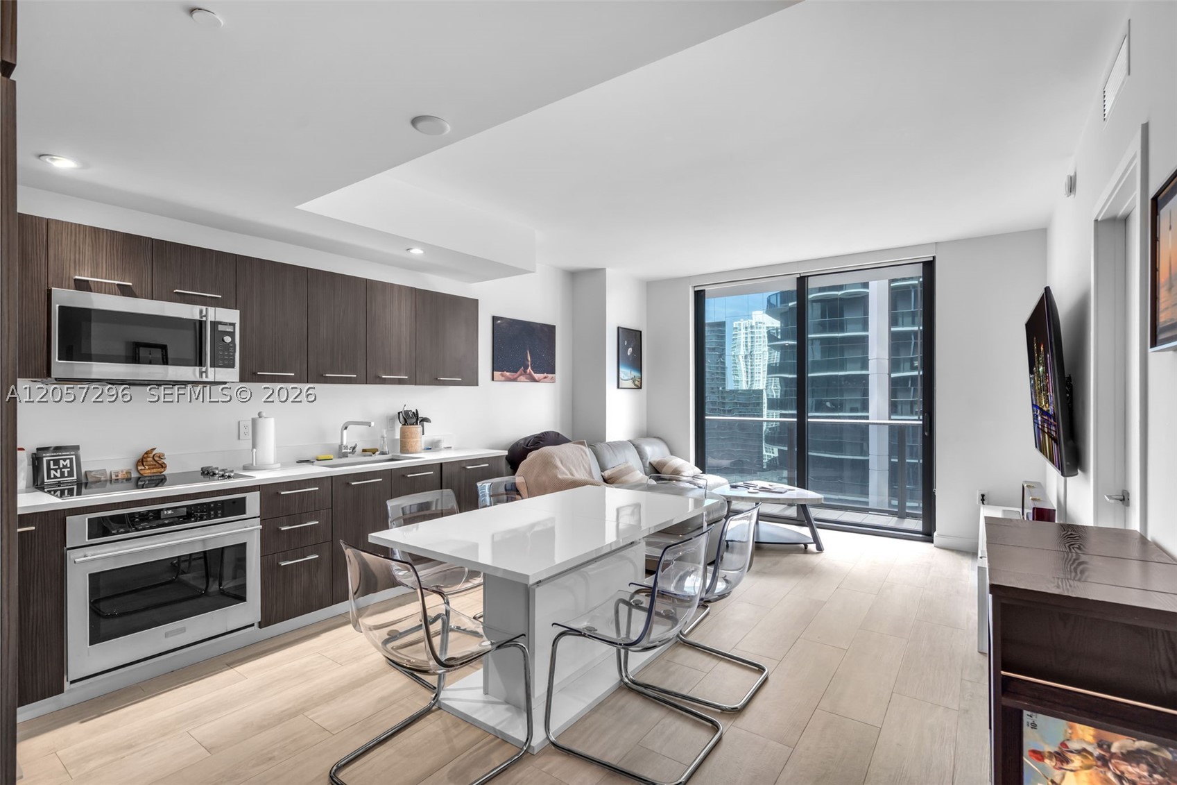 55 SW 9th St #2407, Miami FL 33130