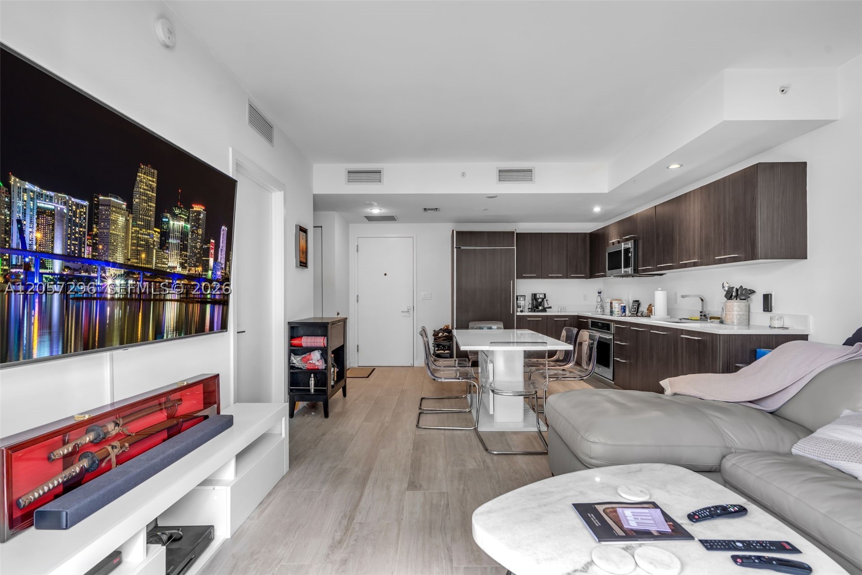 55 SW 9th St #2407, Miami FL 33130