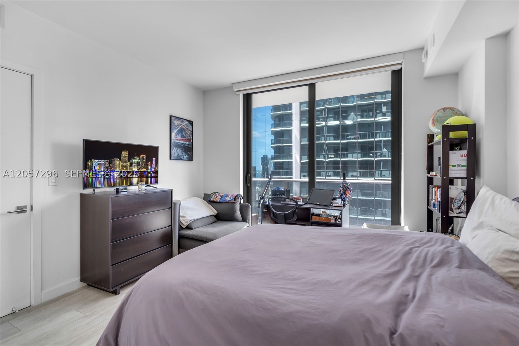 55 SW 9th St #2407, Miami FL 33130