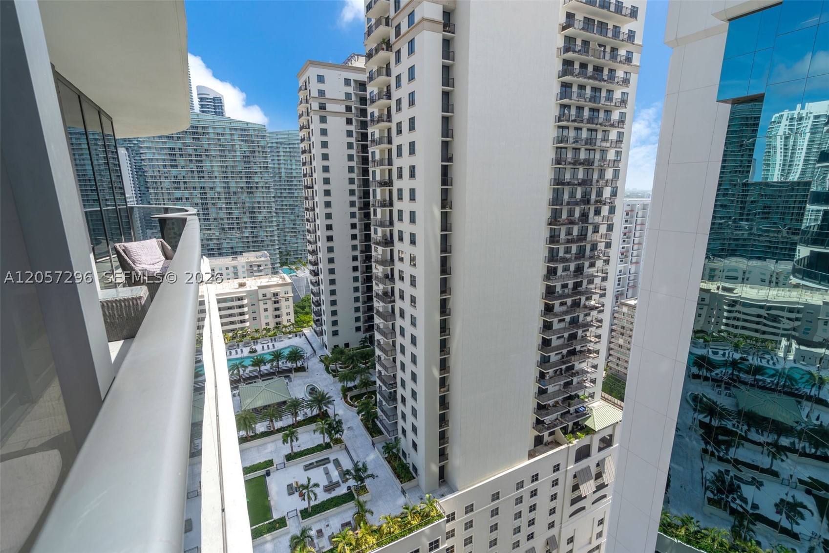 55 SW 9th St #2407, Miami FL 33130