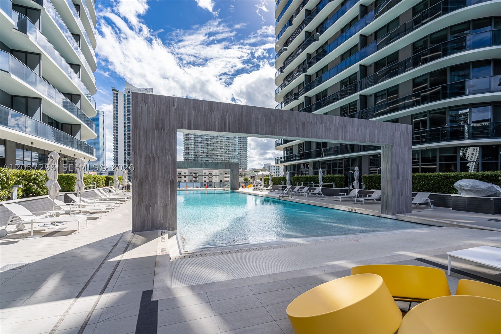55 SW 9th St #2407, Miami FL 33130
