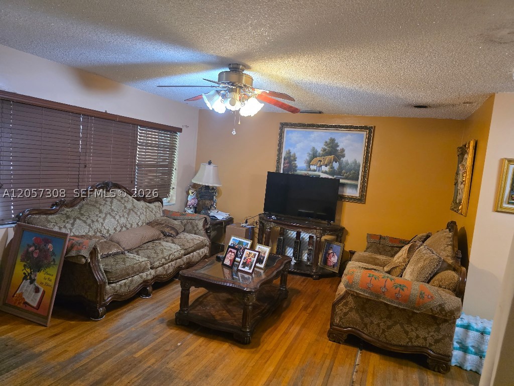 881 Albatross St, Miami Springs FL 33166