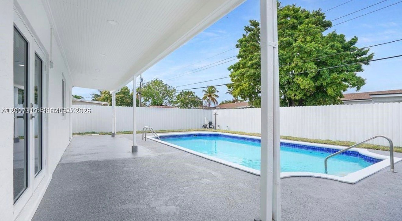 105 NE 213th St, Miami Gardens FL 33179