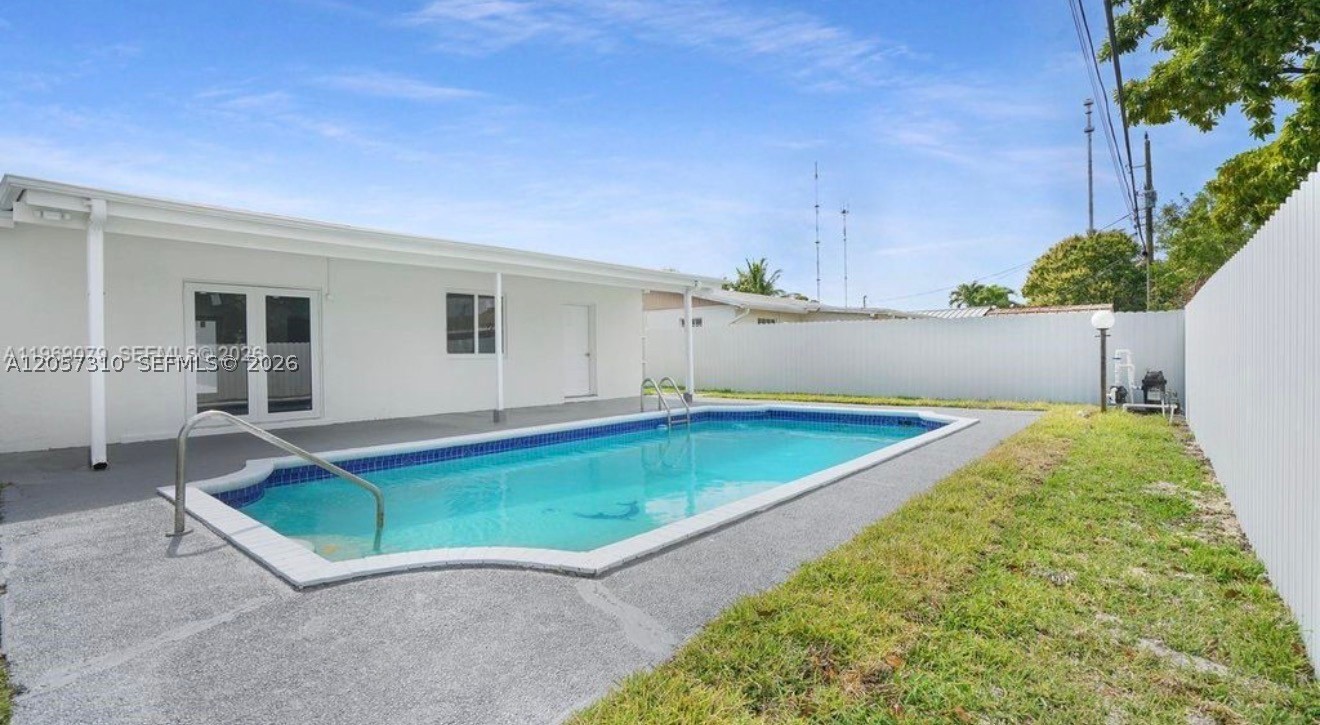 105 NE 213th St, Miami Gardens FL 33179