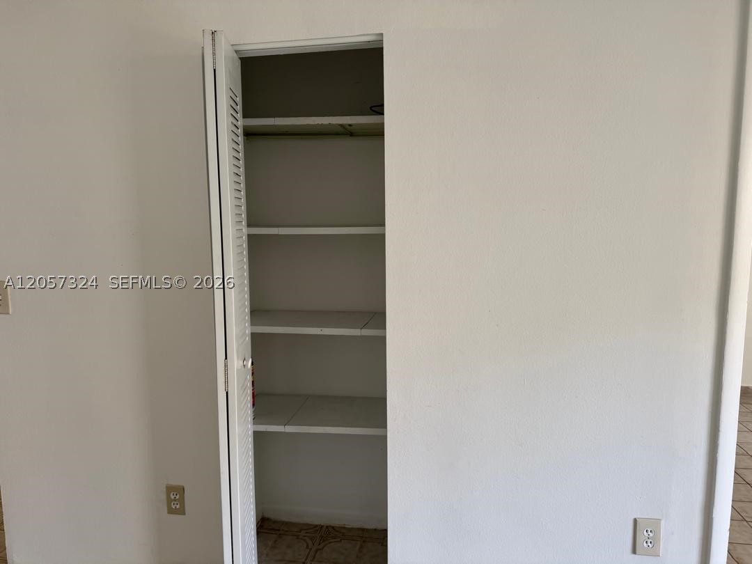4725 NW 7th St #206-3, Miami FL 33126