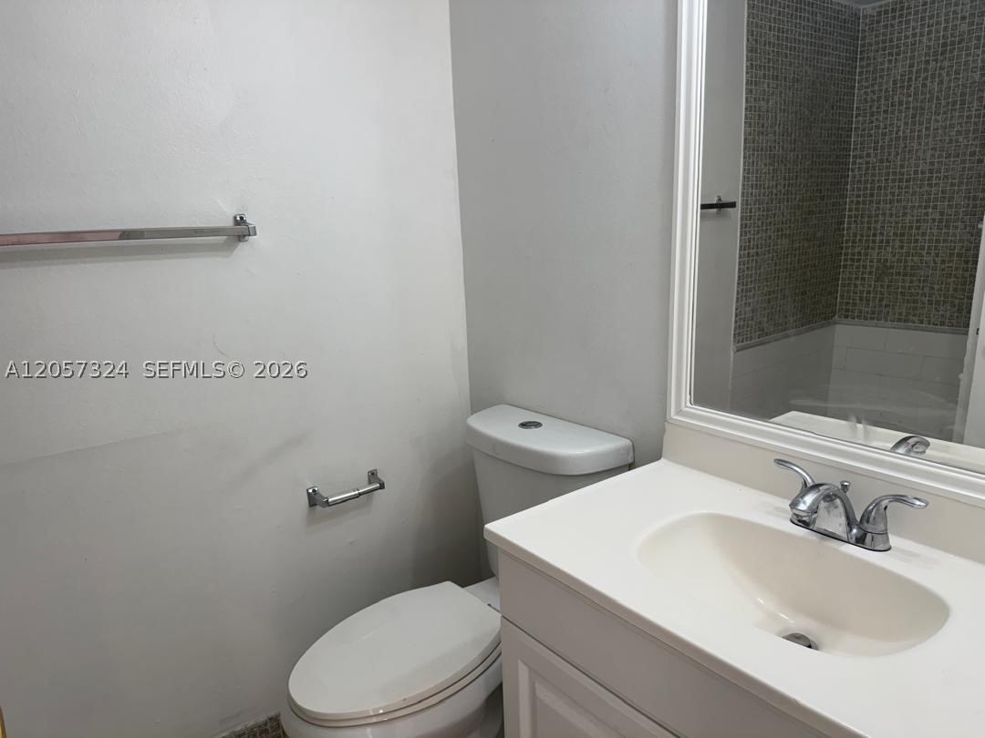 4725 NW 7th St #206-3, Miami FL 33126