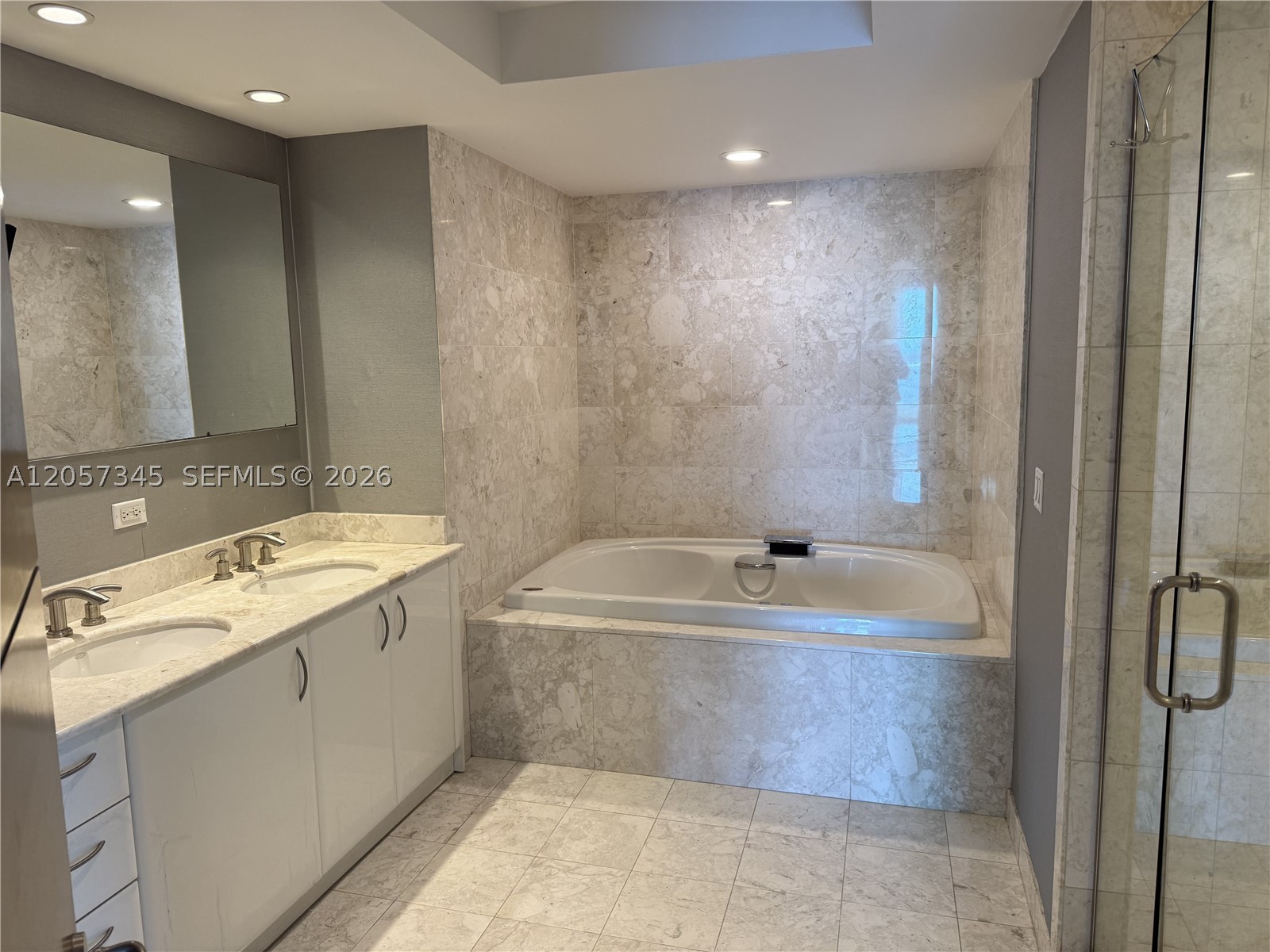 1331 Brickell Bay Dr #2801, Miami FL 33131