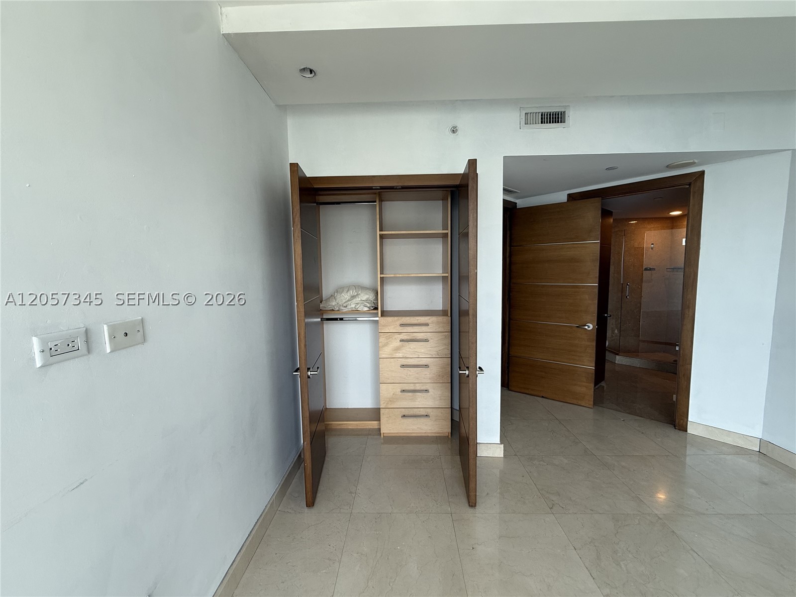 1331 Brickell Bay Dr #2801, Miami FL 33131
