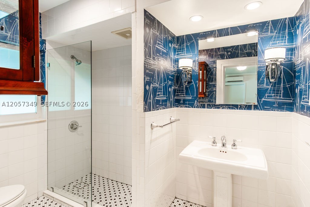 5711 SW 64th Ave, South Miami FL 33143