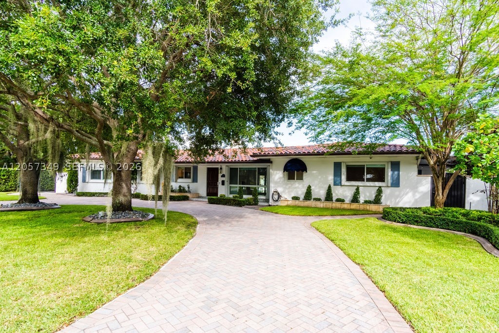 5711 SW 64th Ave, South Miami FL 33143