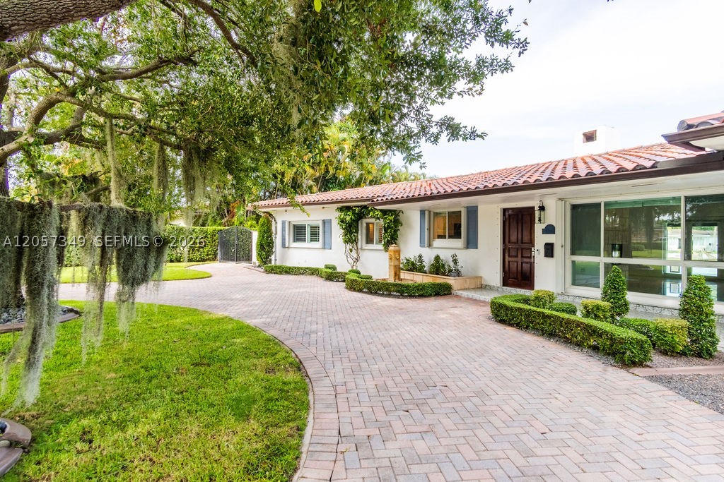5711 SW 64th Ave, South Miami FL 33143