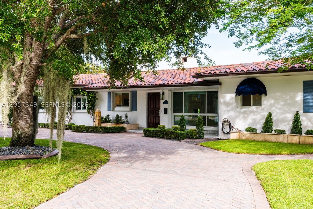 5711 SW 64th Ave, South Miami FL 33143