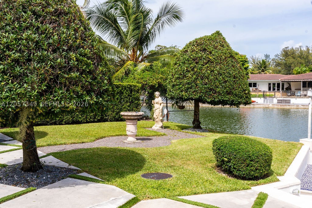 5711 SW 64th Ave, South Miami FL 33143