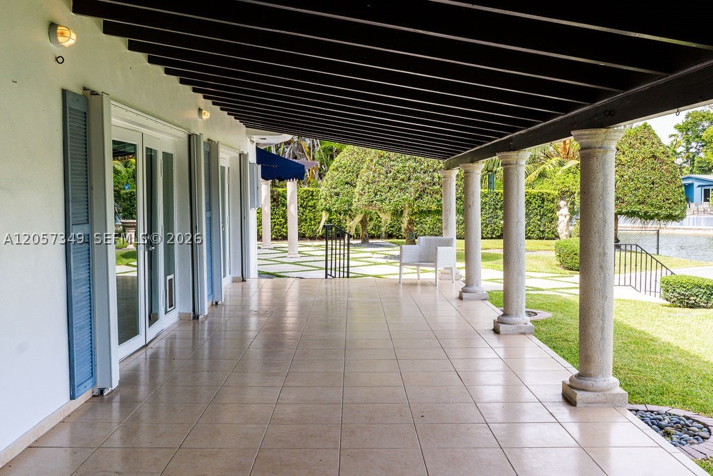 5711 SW 64th Ave, South Miami FL 33143