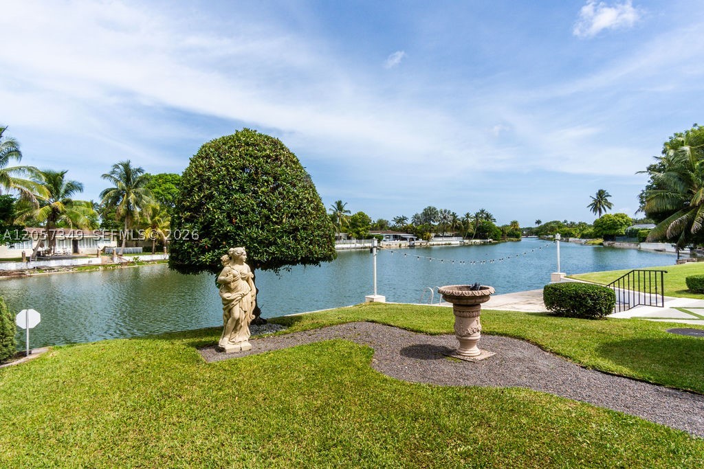 5711 SW 64th Ave, South Miami FL 33143