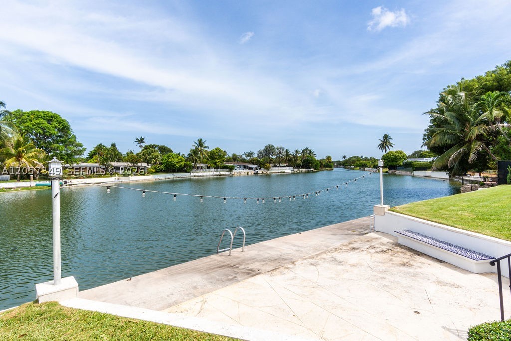 5711 SW 64th Ave, South Miami FL 33143