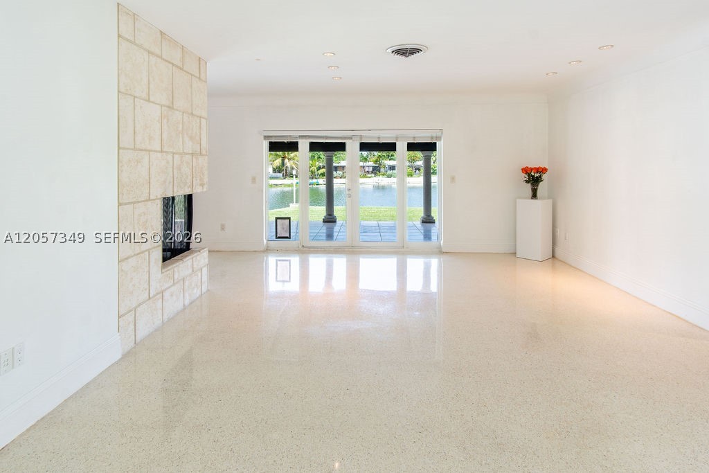 5711 SW 64th Ave, South Miami FL 33143