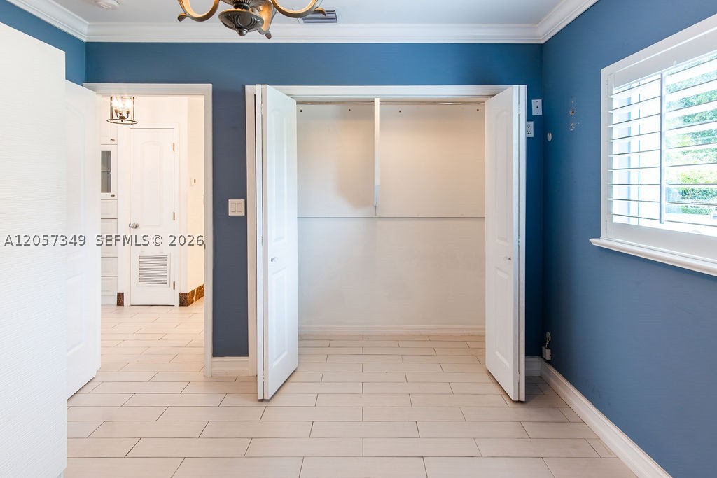 5711 SW 64th Ave, South Miami FL 33143
