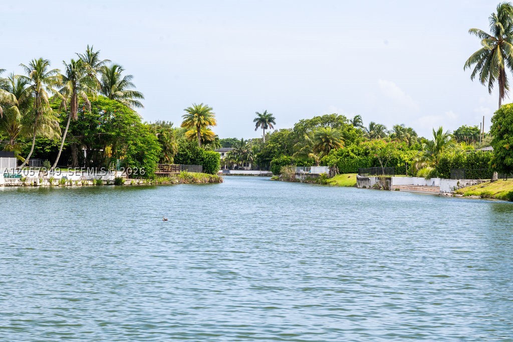 5711 SW 64th Ave, South Miami FL 33143