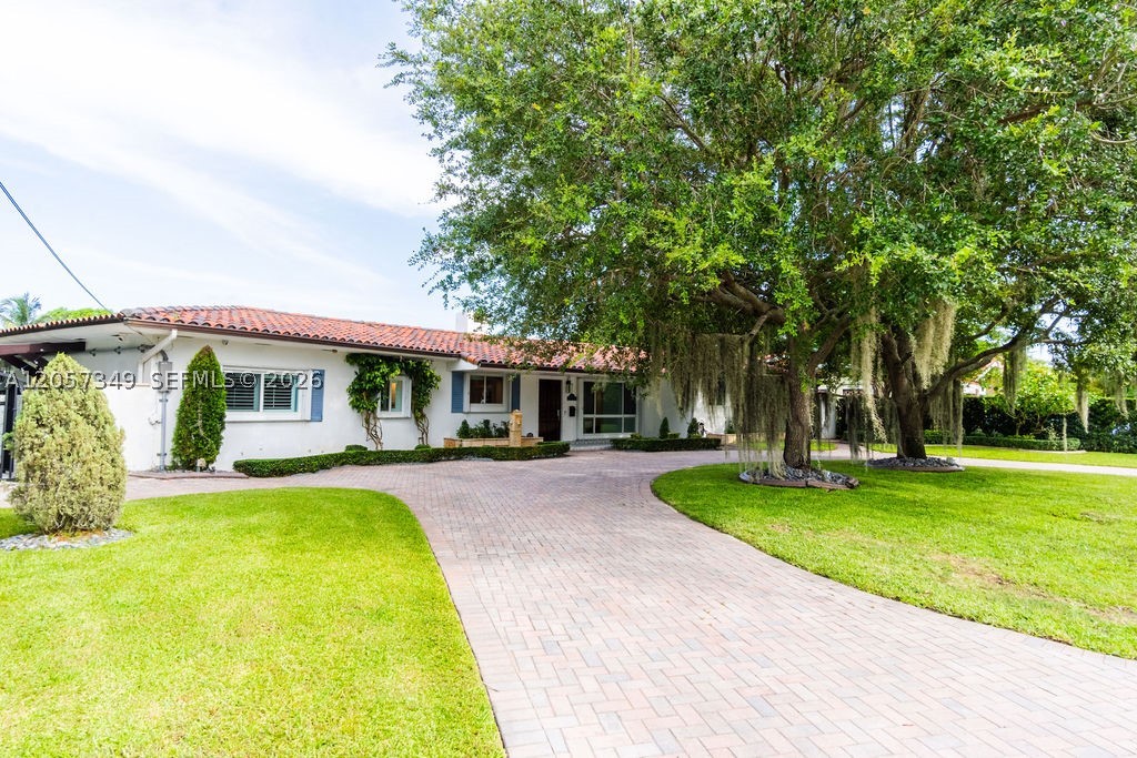 5711 SW 64th Ave, South Miami FL 33143