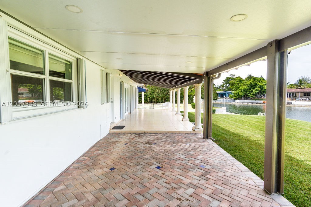 5711 SW 64th Ave, South Miami FL 33143