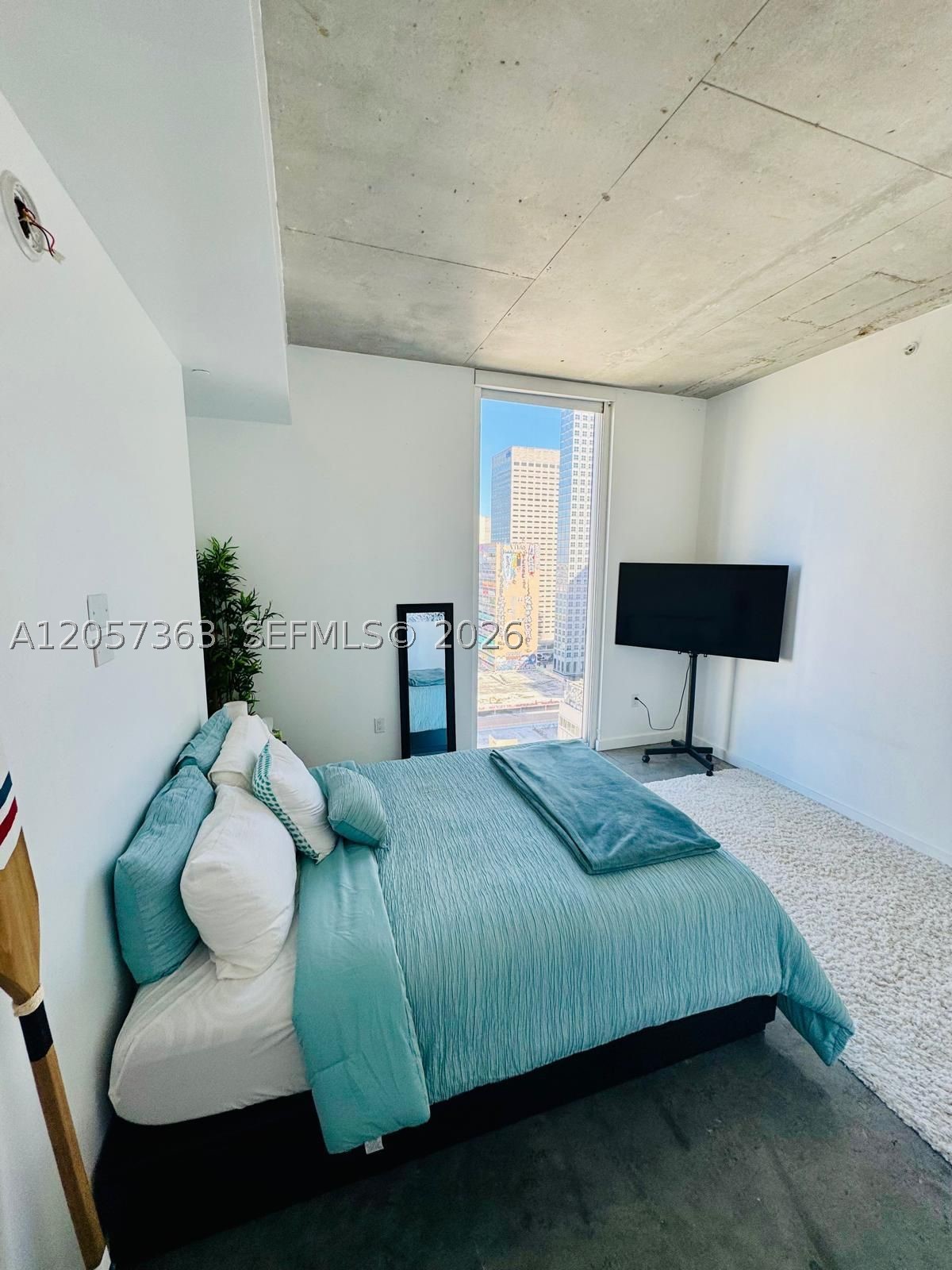 151 SE 1st St #2102, Miami FL 33131