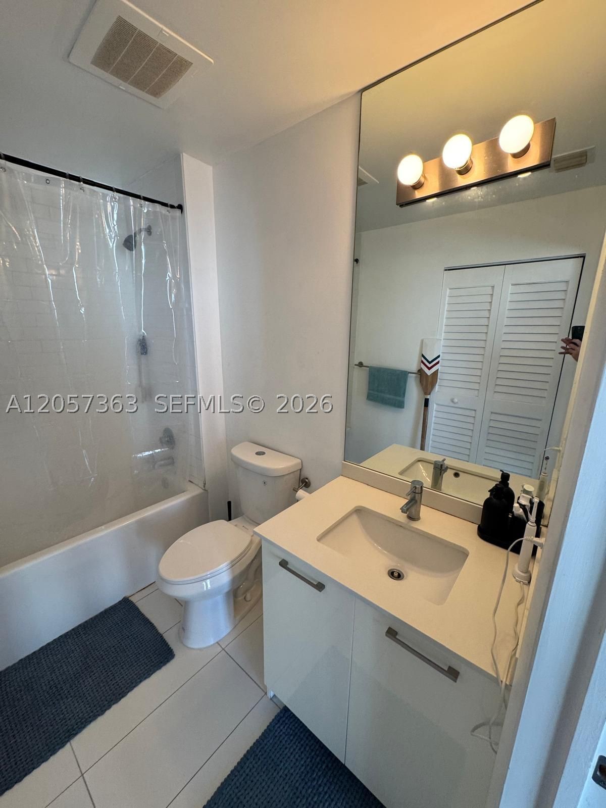 151 SE 1st St #2102, Miami FL 33131