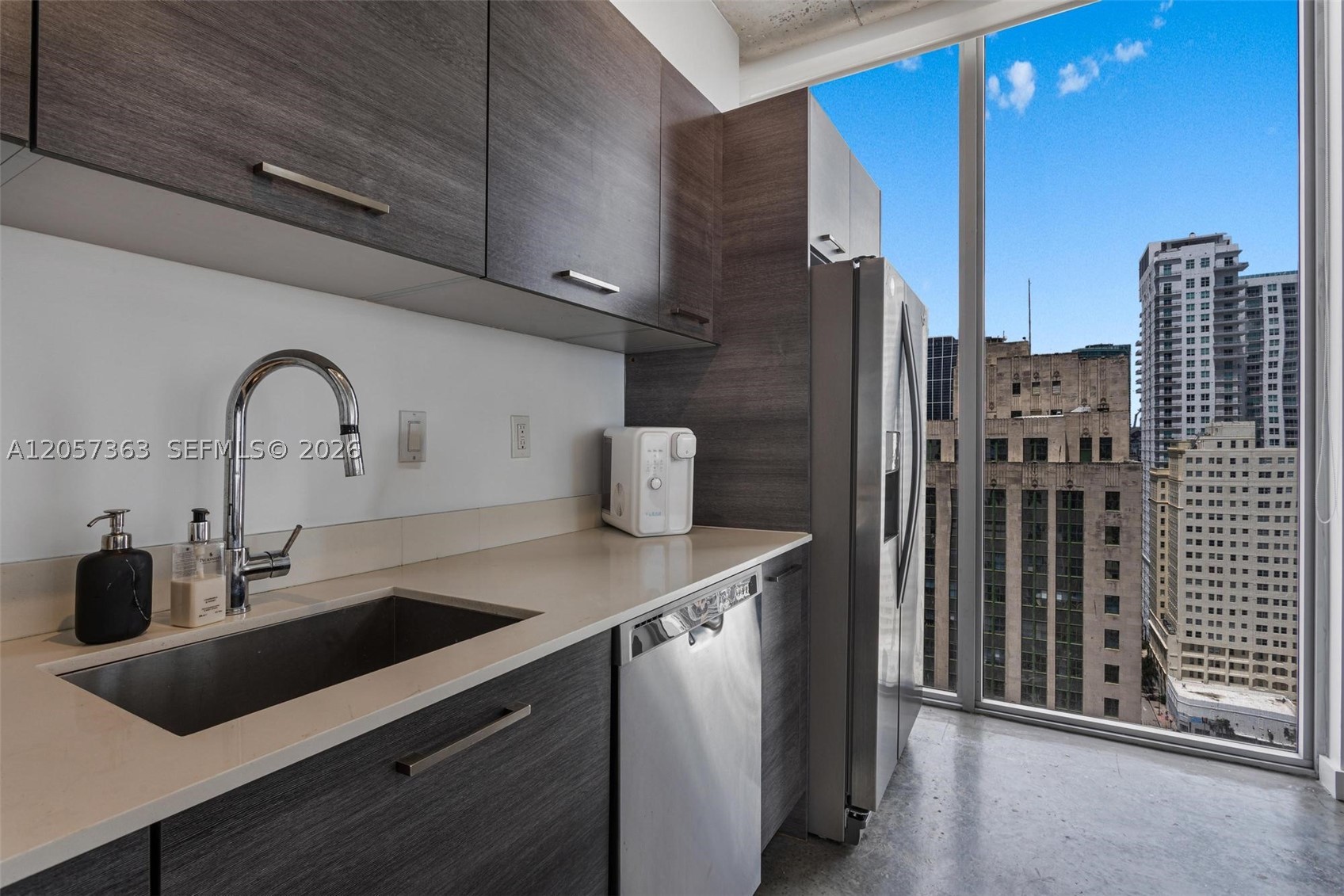 151 SE 1st St #2102, Miami FL 33131