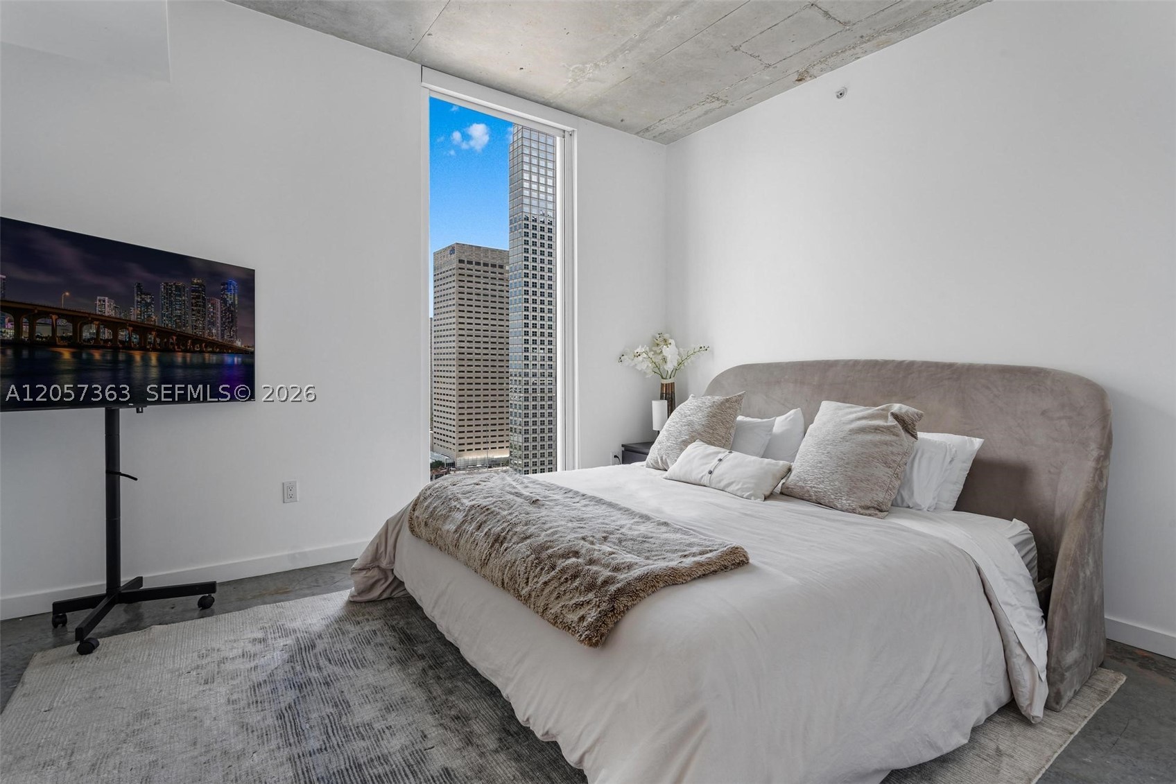 151 SE 1st St #2102, Miami FL 33131