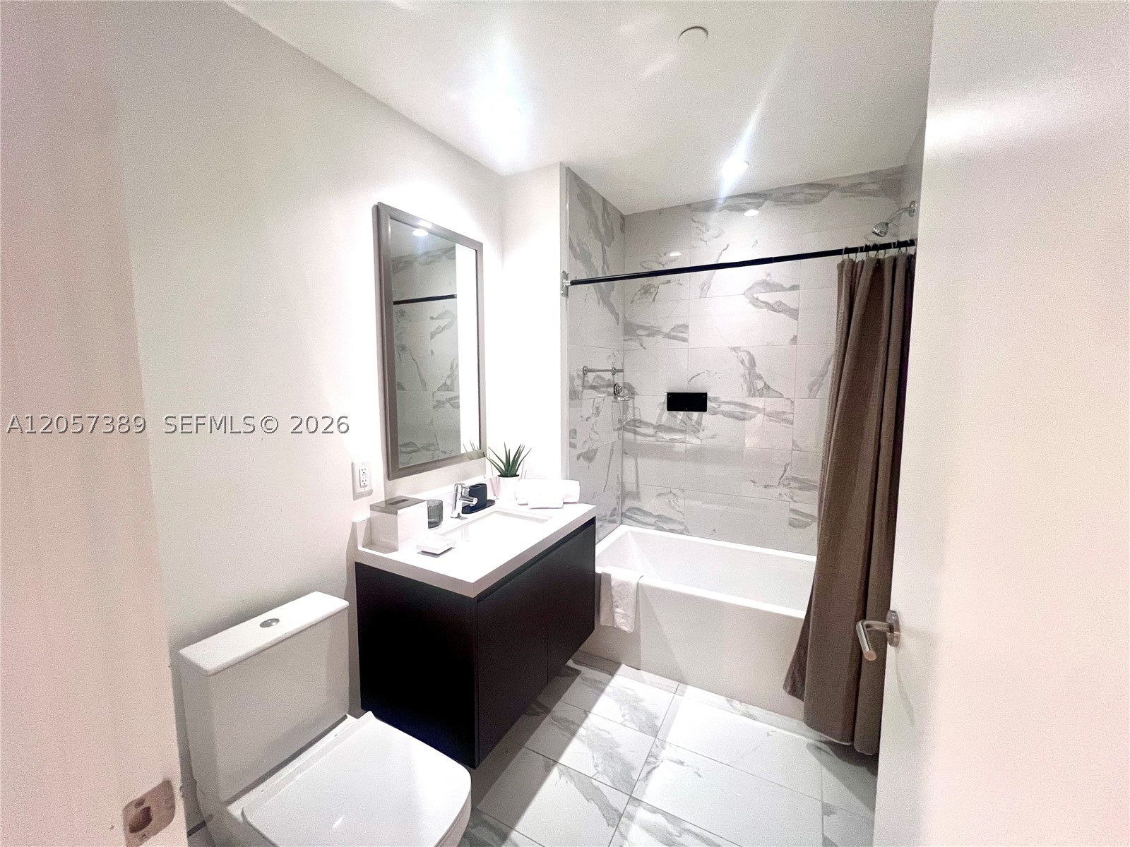 851 NE 1st Ave #1907, Miami FL 33132