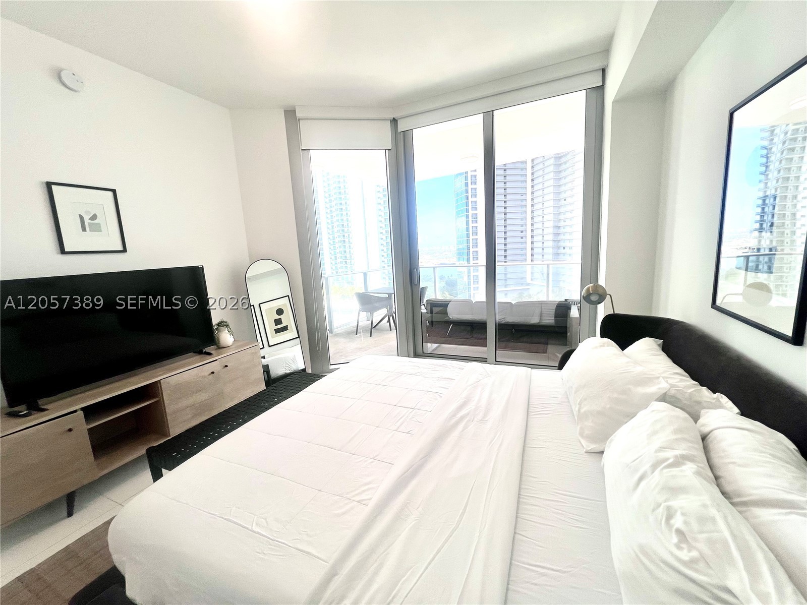 851 NE 1st Ave #1907, Miami FL 33132