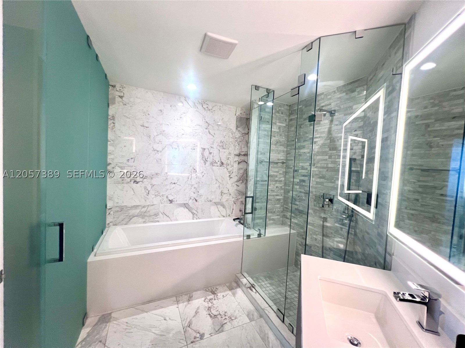 851 NE 1st Ave #1907, Miami FL 33132