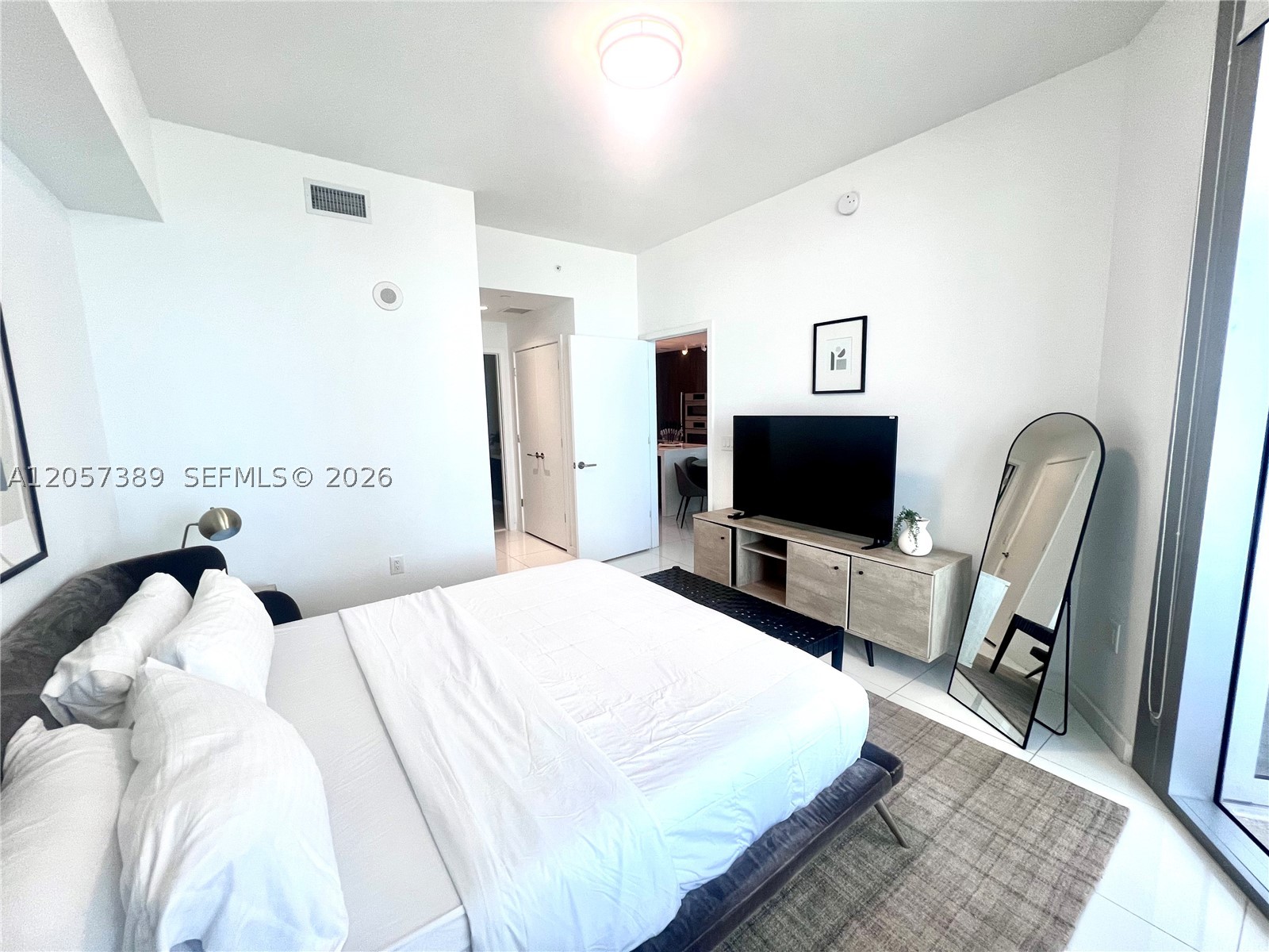 851 NE 1st Ave #1907, Miami FL 33132
