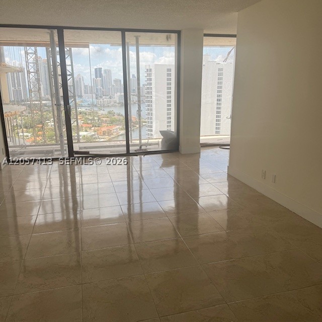 Aventura FL 33180 - A12057413