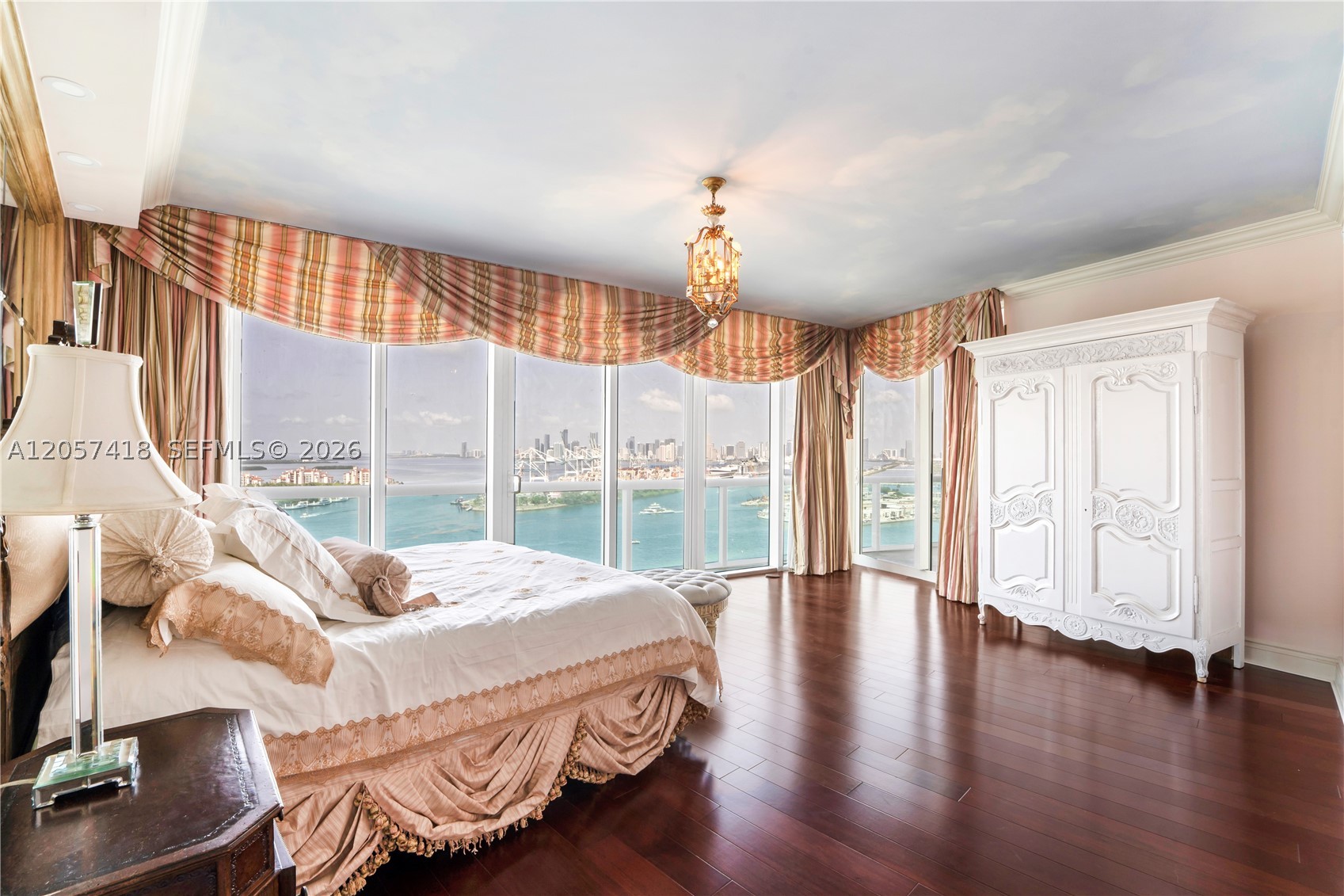 1000 S Pointe Dr #2501, Miami Beach FL 33139