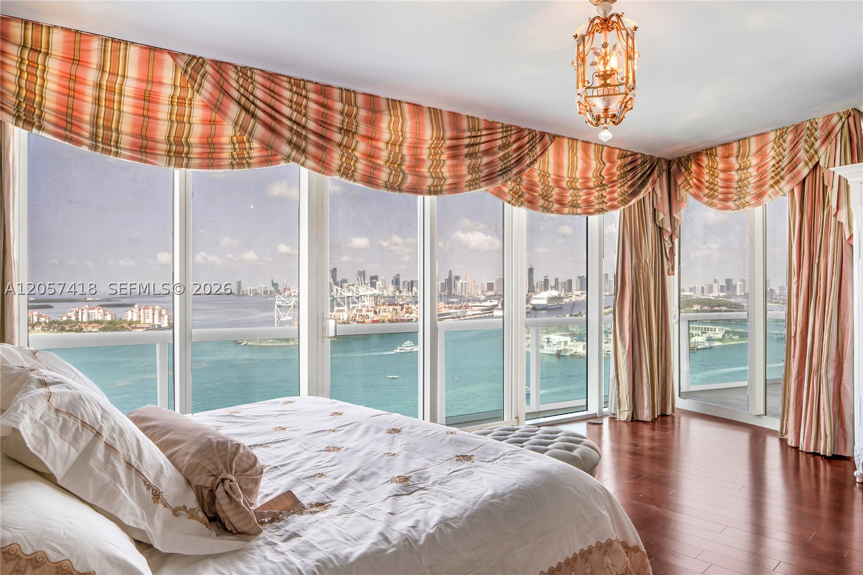 1000 S Pointe Dr #2501, Miami Beach FL 33139