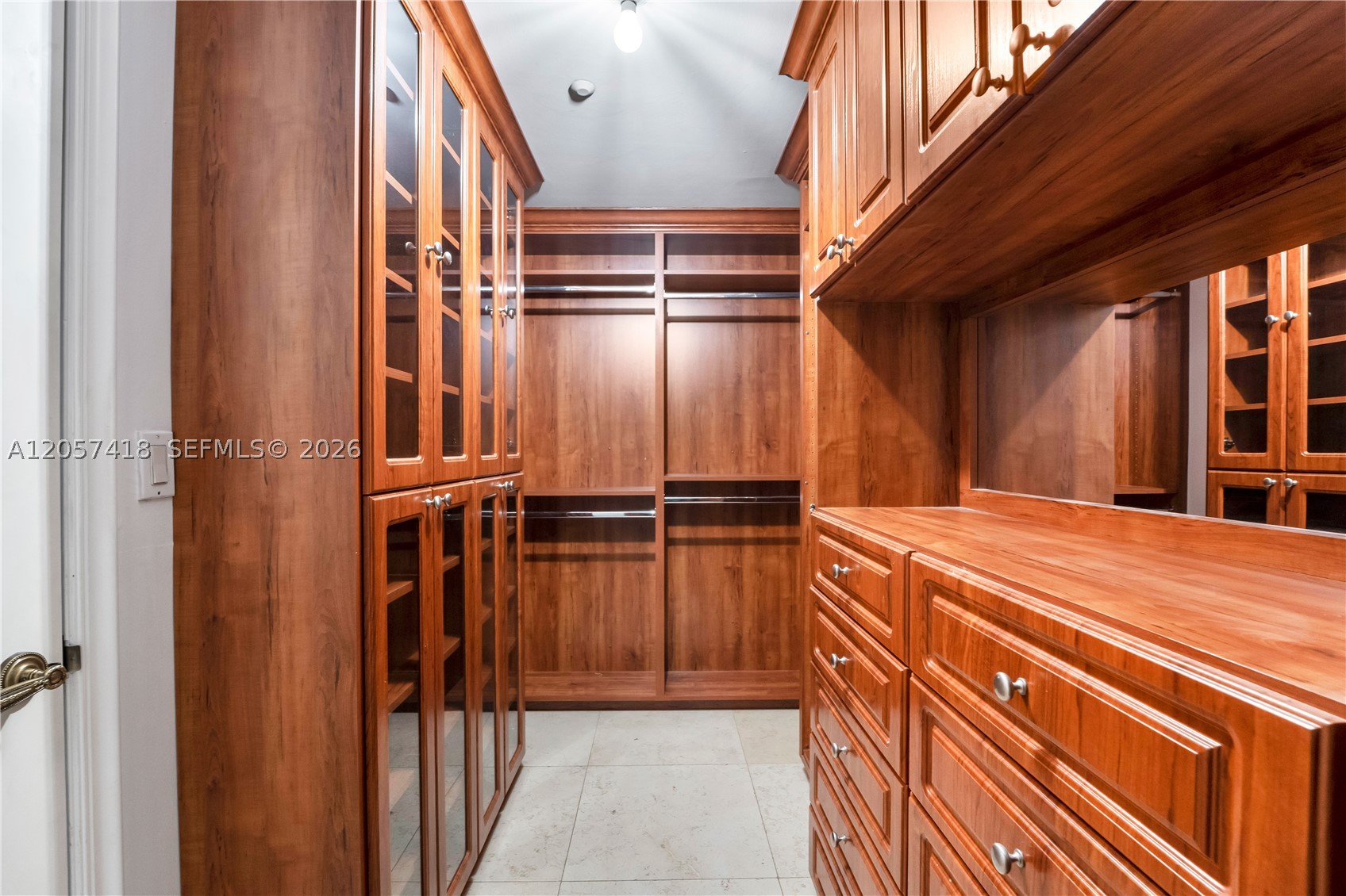 1000 S Pointe Dr #2501, Miami Beach FL 33139