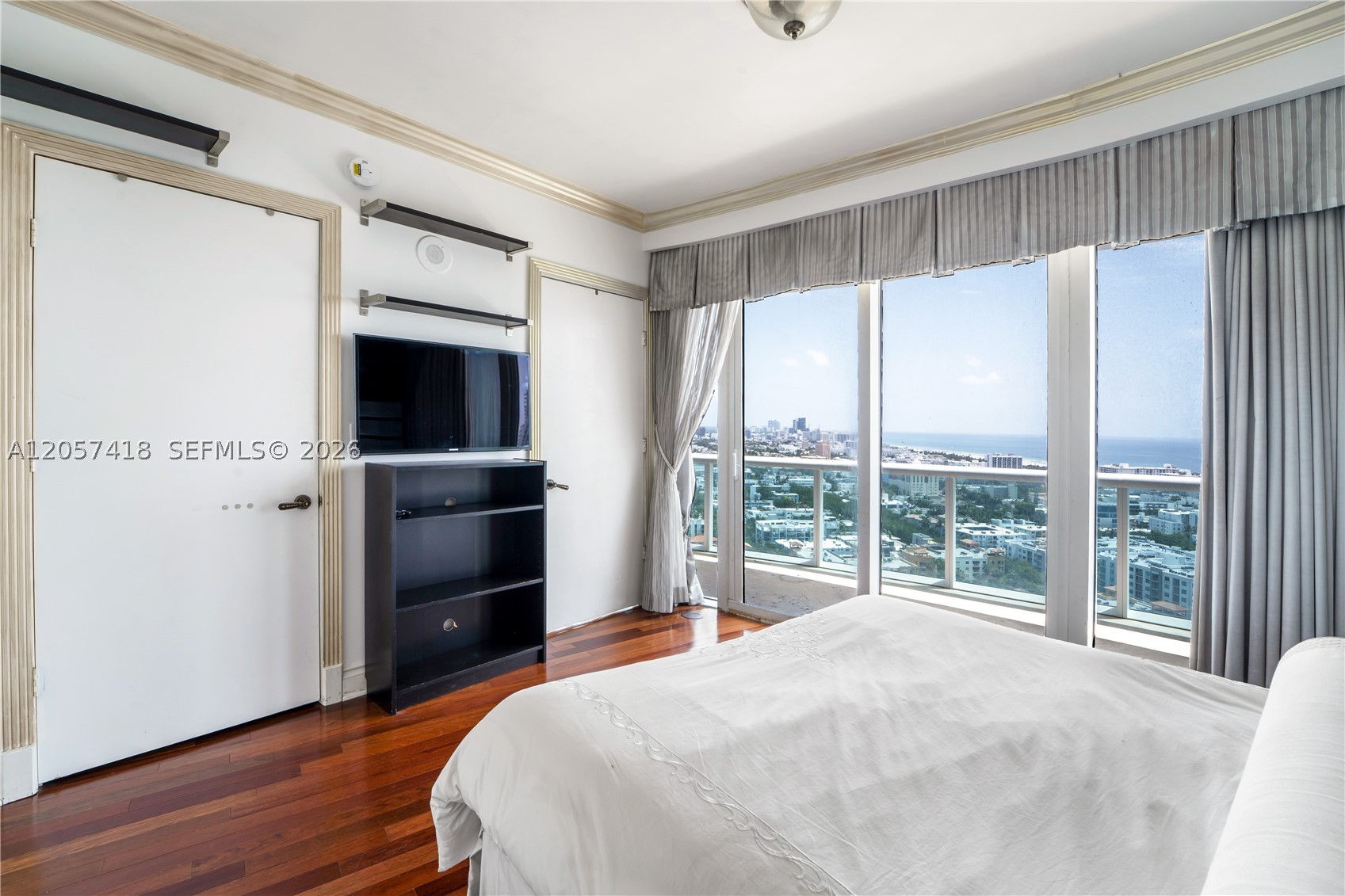 1000 S Pointe Dr #2501, Miami Beach FL 33139