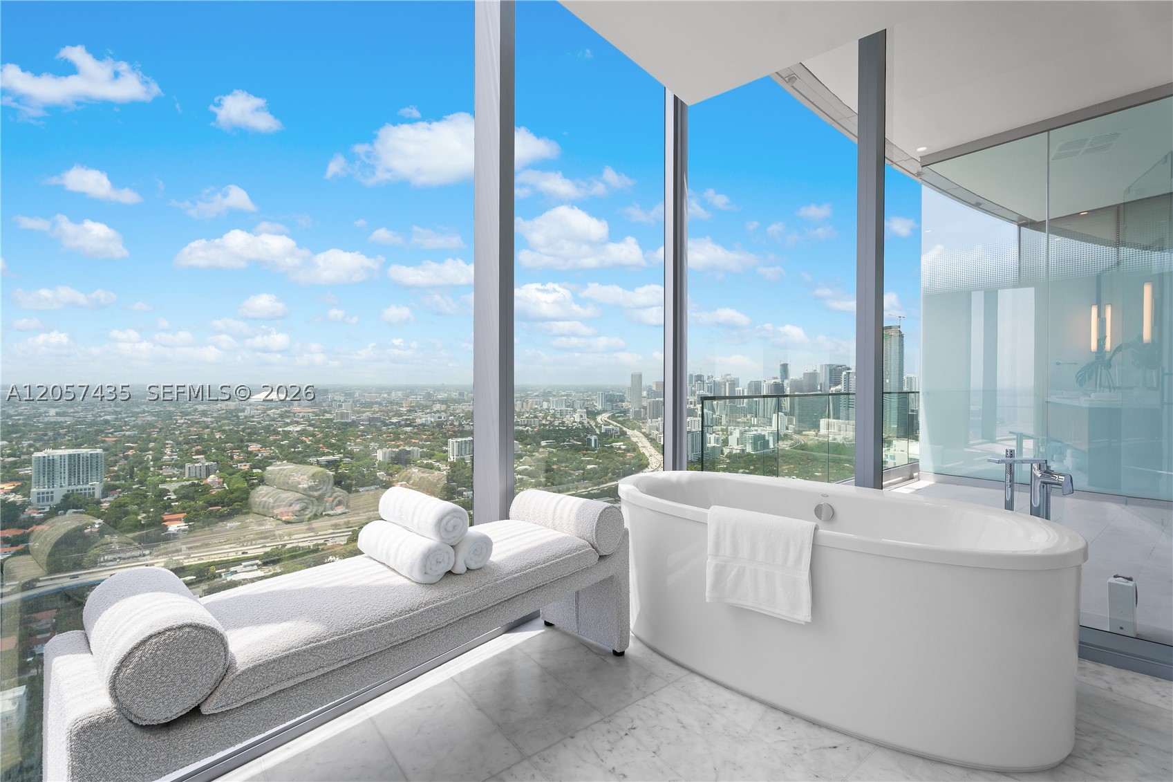 175 SE 25th St #4302, Miami FL 33129