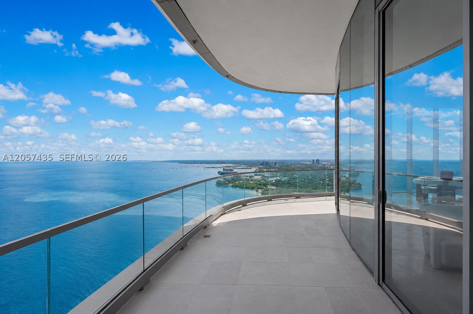 175 SE 25th St #PH4302, Miami FL 33129