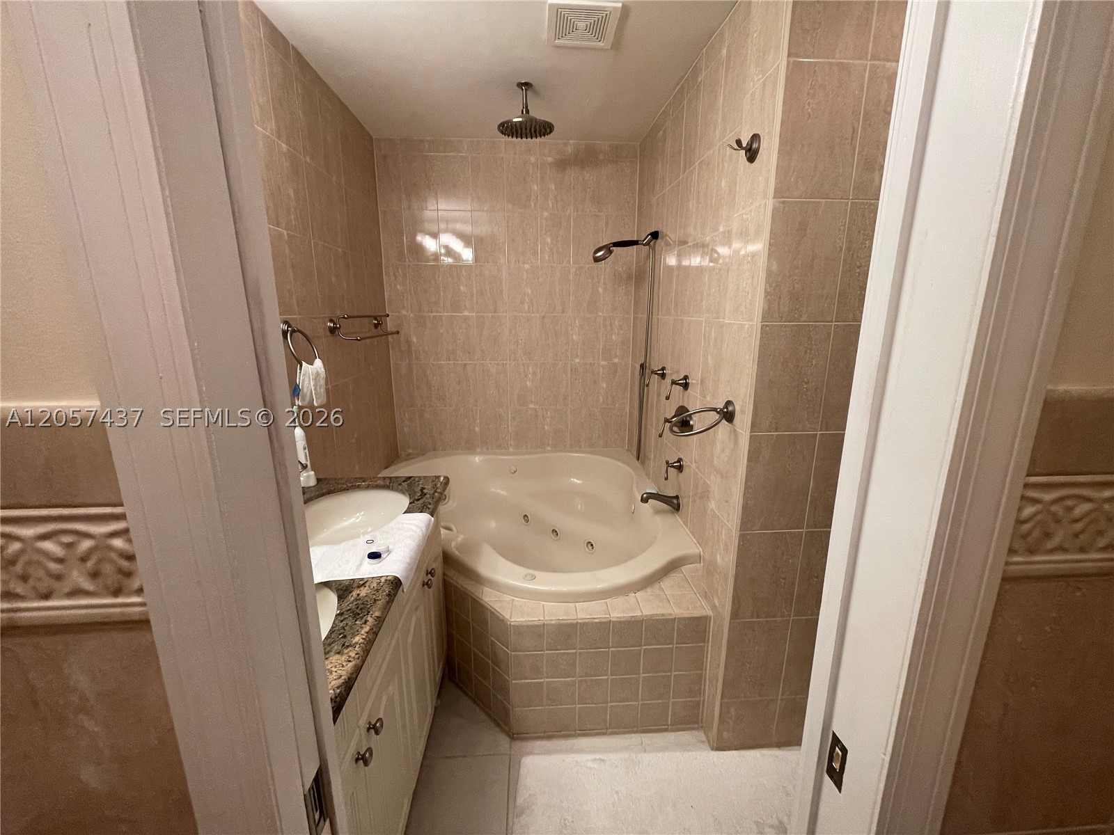6339 Bay Club Dr #2, Fort Lauderdale FL 33308
