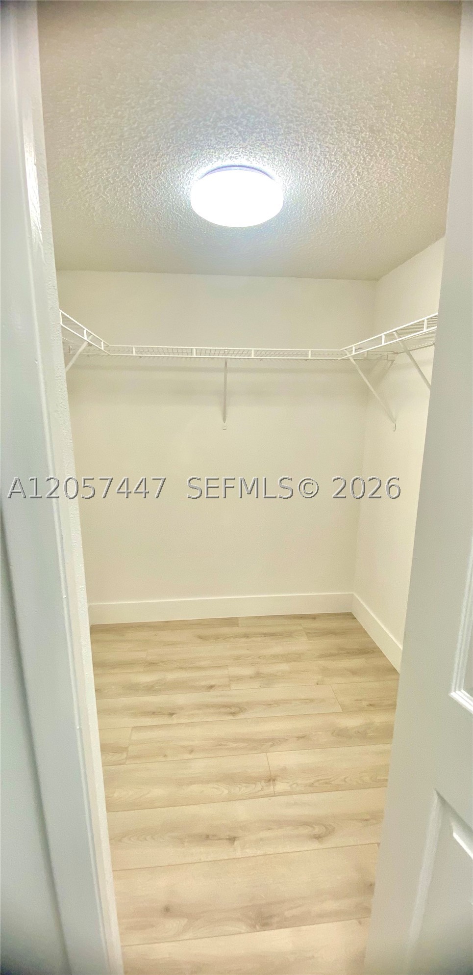 240 Lakeview Dr #303, Weston FL 33326