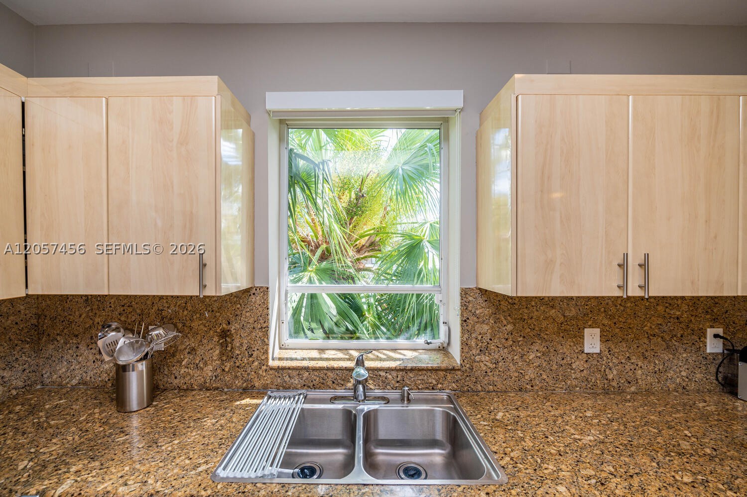9520 E Broadview Dr, Bay Harbor Islands FL 33154