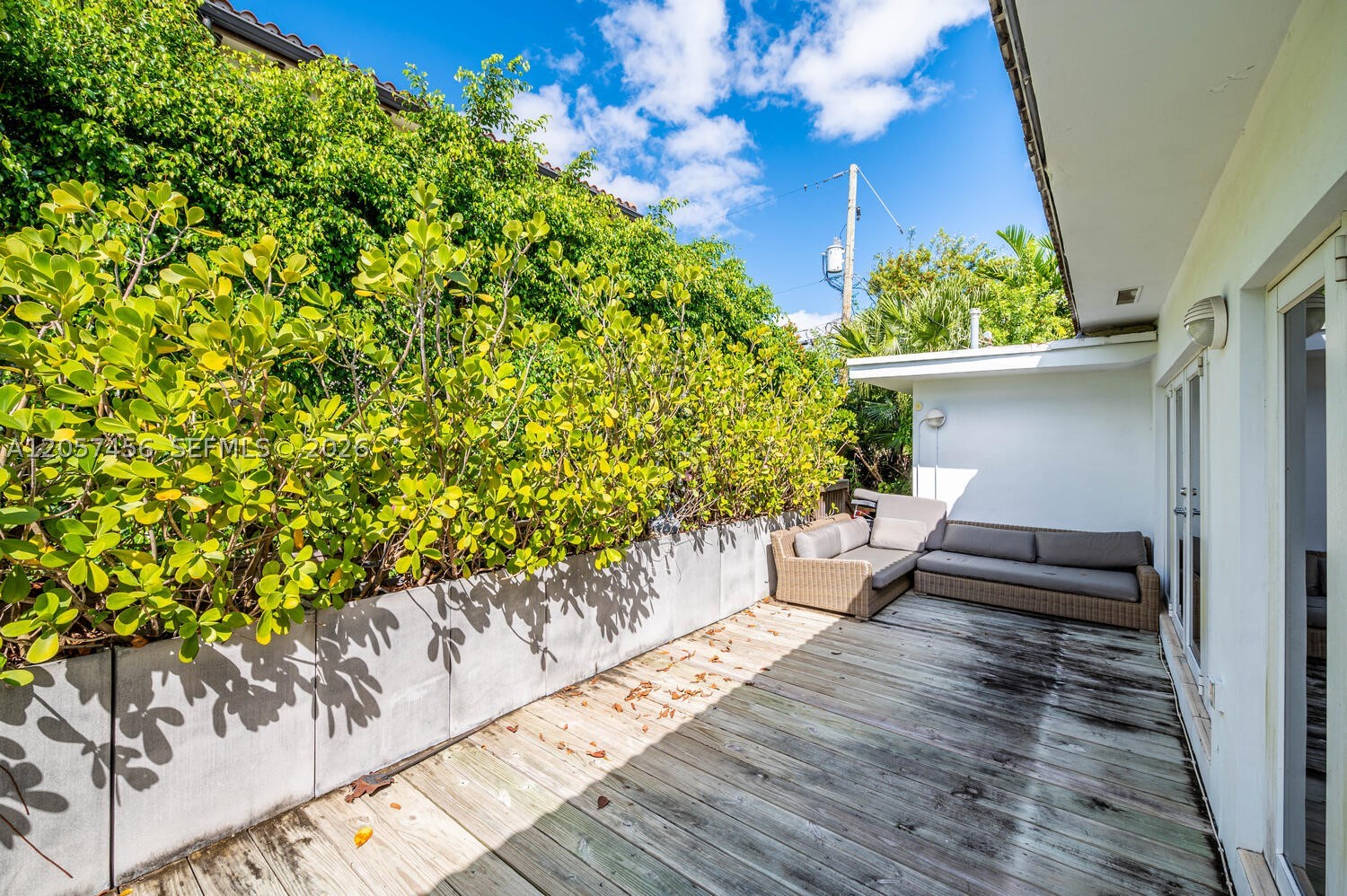 9520 E Broadview Dr, Bay Harbor Islands FL 33154