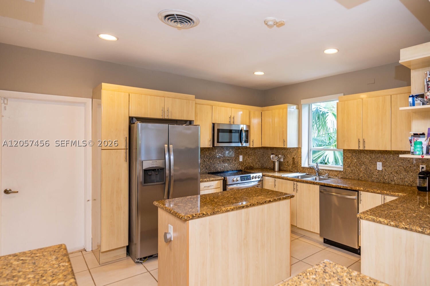 9520 E Broadview Dr, Bay Harbor Islands FL 33154