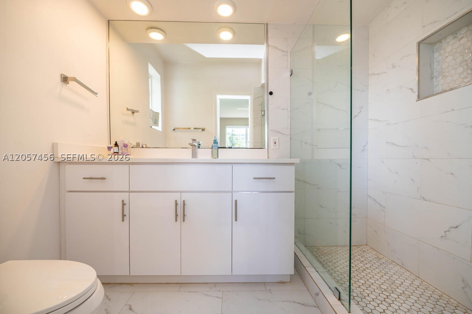 9520 E Broadview Dr, Bay Harbor Islands FL 33154